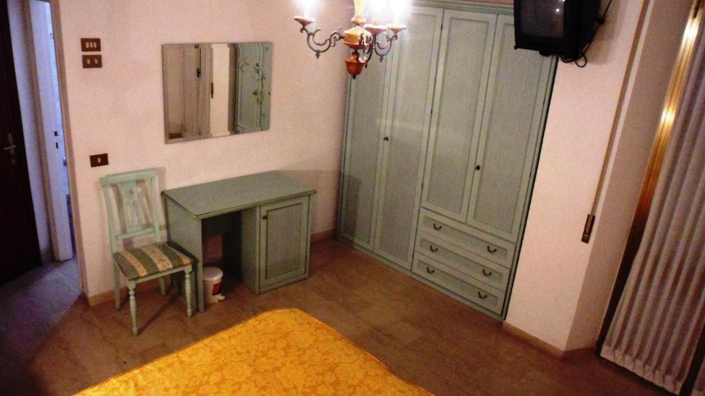 Hotel Reali Chianciano Terme Ruang foto