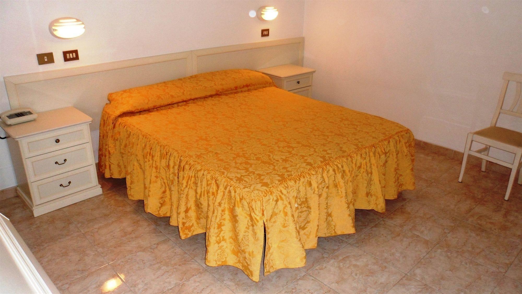 Hotel Reali Chianciano Terme Bagian luar foto