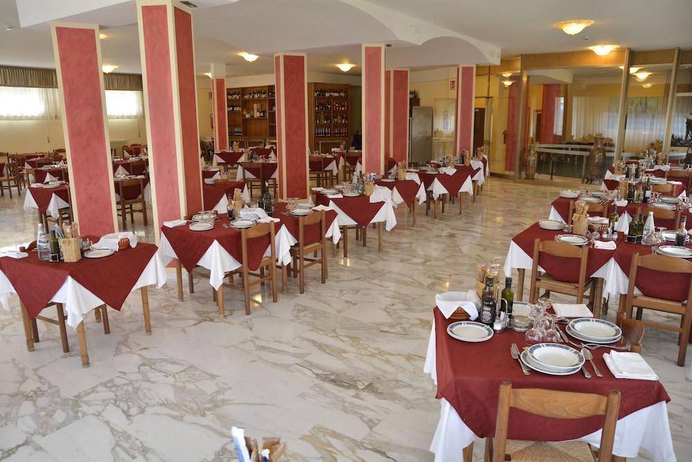 Hotel Reali Chianciano Terme Bagian luar foto