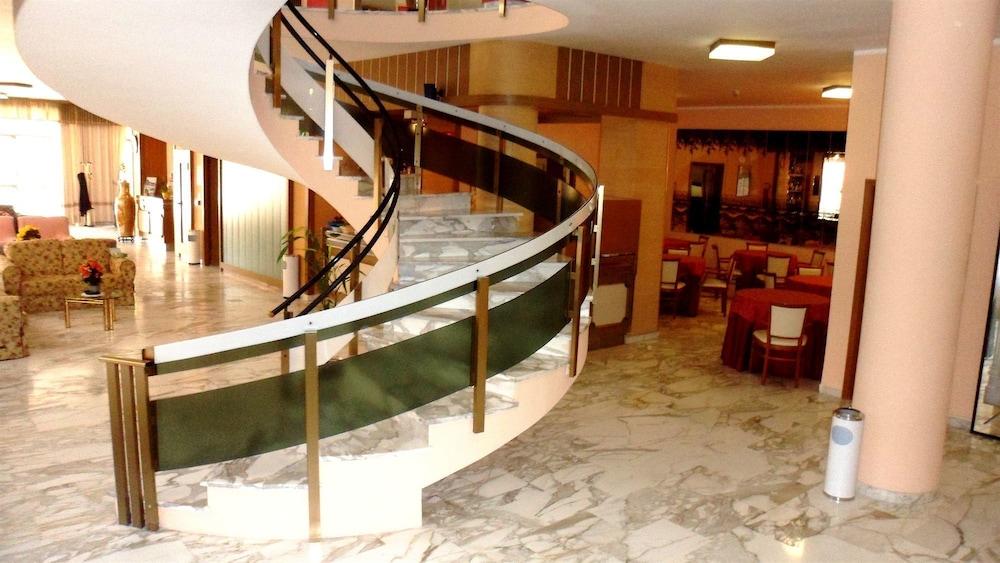 Hotel Reali Chianciano Terme Bagian luar foto