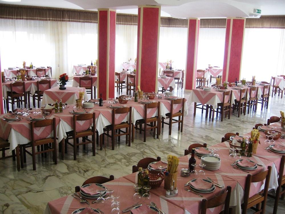Hotel Reali Chianciano Terme Bagian luar foto