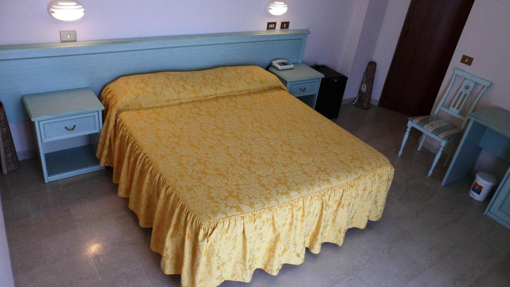 Hotel Reali Chianciano Terme Bagian luar foto